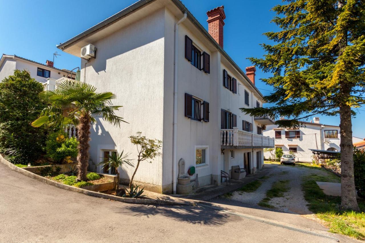 Apartman Marija Appartement Njivice Buitenkant foto