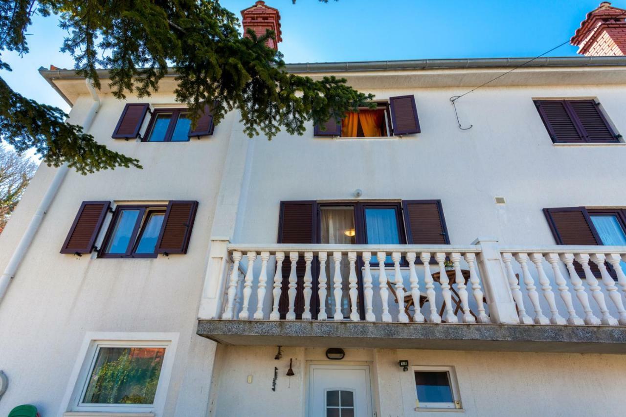 Apartman Marija Appartement Njivice Buitenkant foto